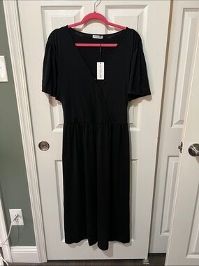 Black V-Neck Short Sleeve Full Length Dress